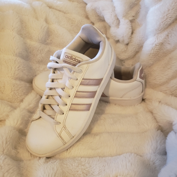 adidas baseline youth sneaker rose gold